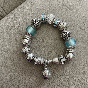 Sterling silver bracelet with 18 Brighton beads